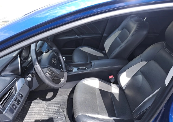 Toyota Avensis cena 57000 przebieg: 153982, rok produkcji 2017 z Chorzów małe 301